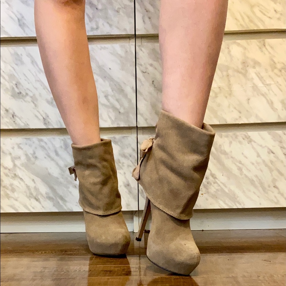 Aldo Suede Ankle Boots - Nude/Beige - Size 7
